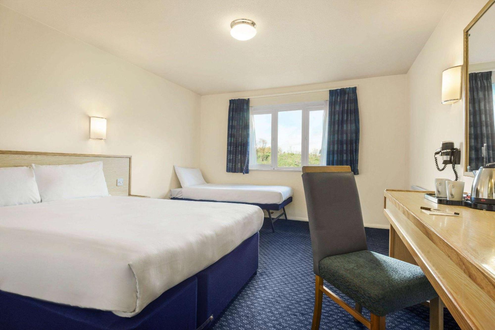 Days Inn Sutton Scotney North מראה חיצוני תמונה