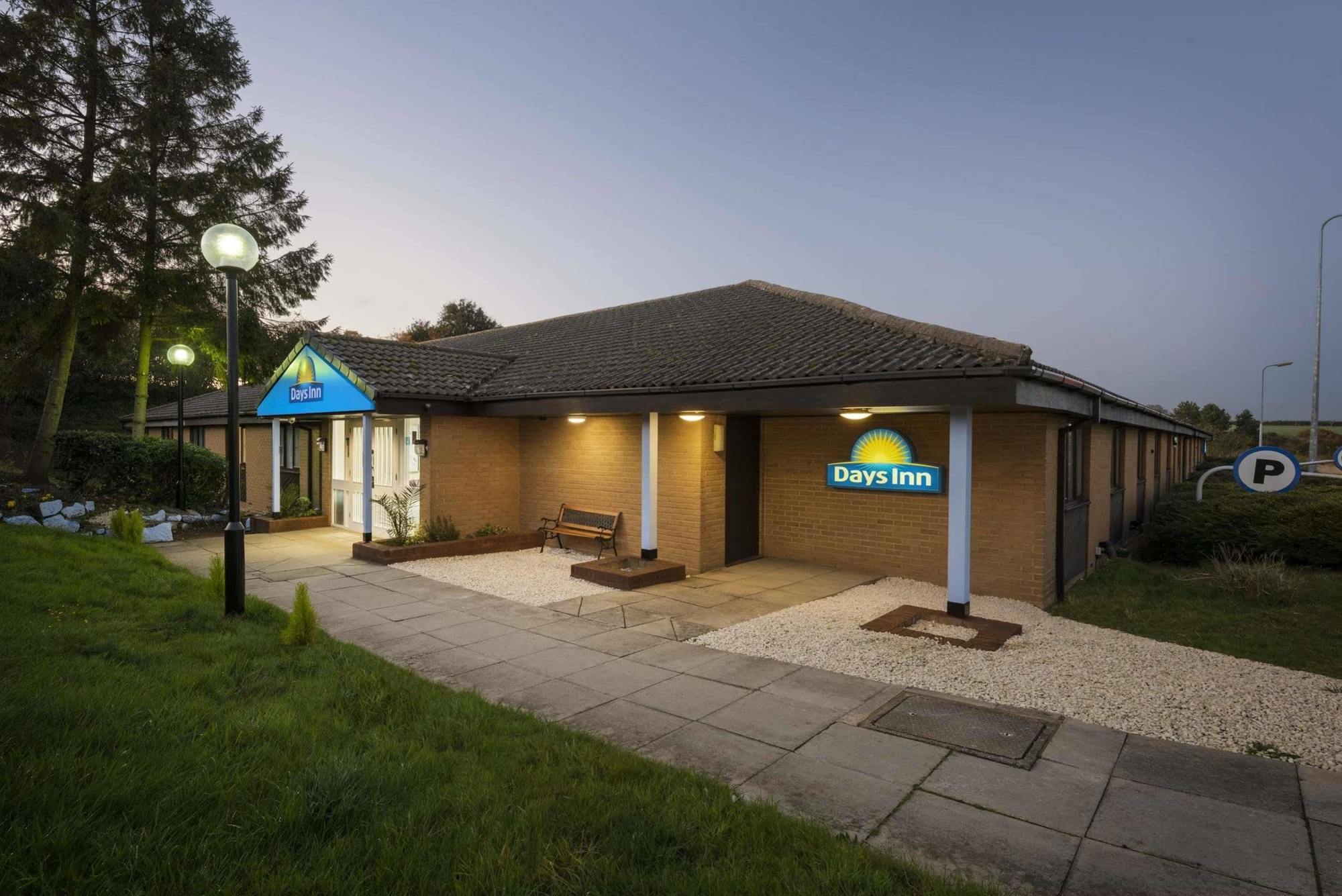 Days Inn Sutton Scotney North מראה חיצוני תמונה